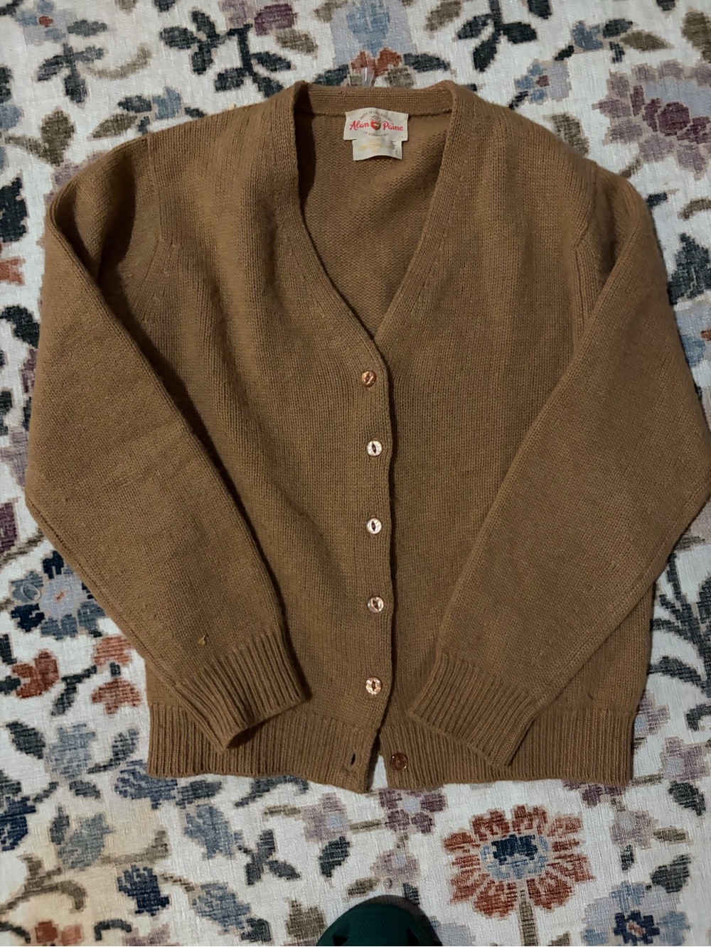 Vintage Alan Paine 100% Camel Hair Cardigan Size 40 Made in England Quiet Luxury - Picture 4 of 5